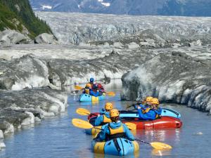 0-1c08742da18ad107bbadcd860acdb4d5_norrisglacierpackrafting
